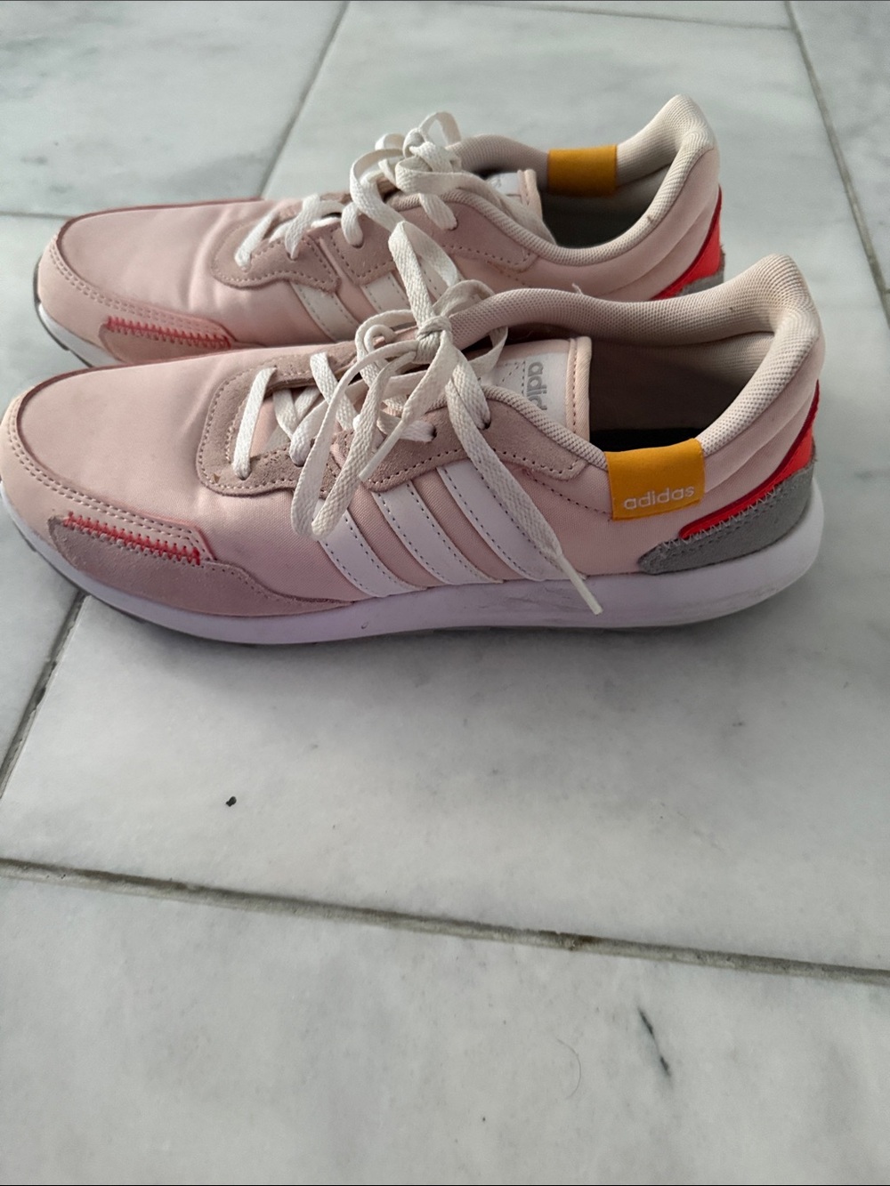 adidas Women’s Light Pink Sneakers with White Stripes and Red Heel